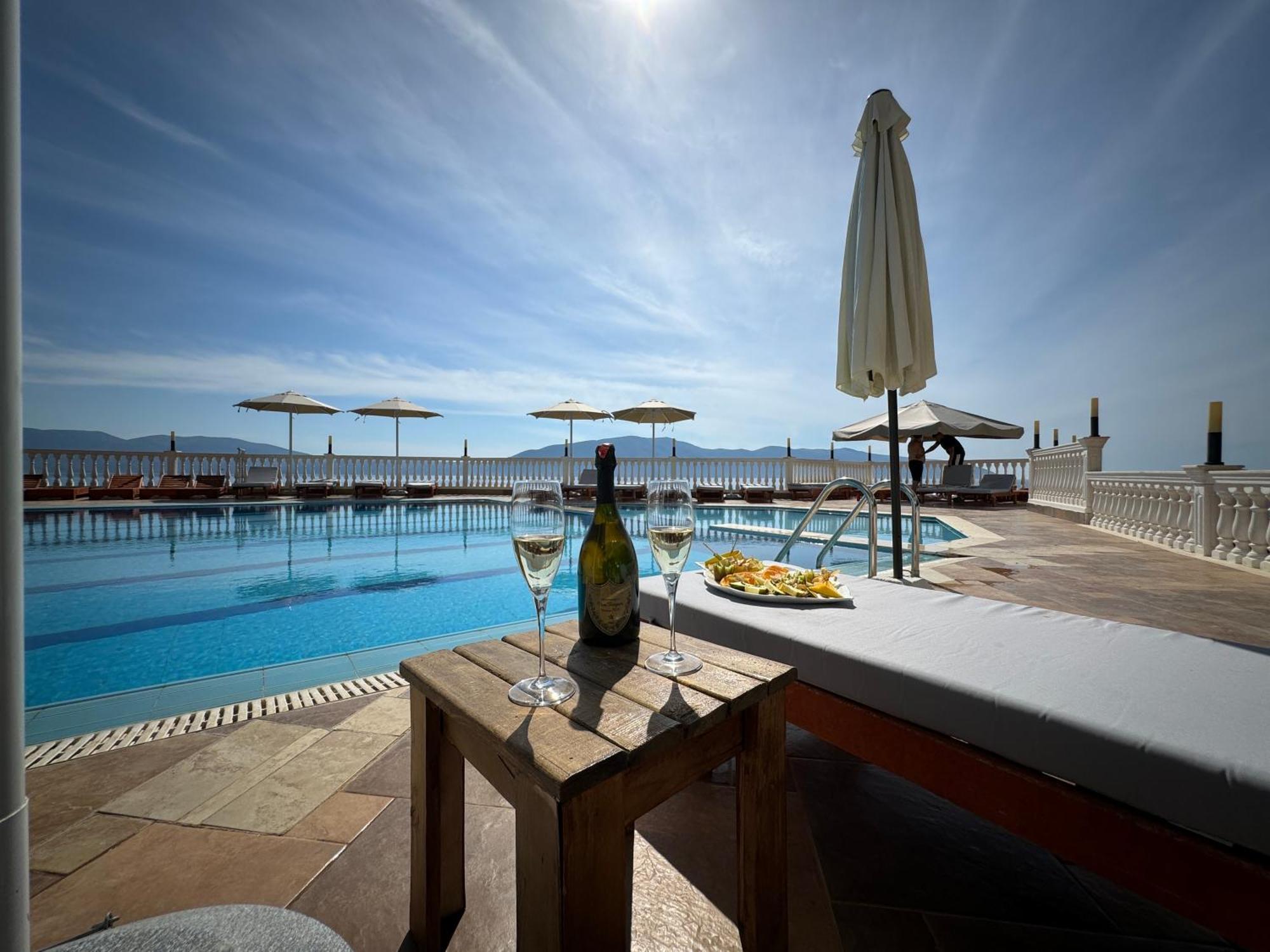 Nuna Hotel Radhimë Exteriör bild