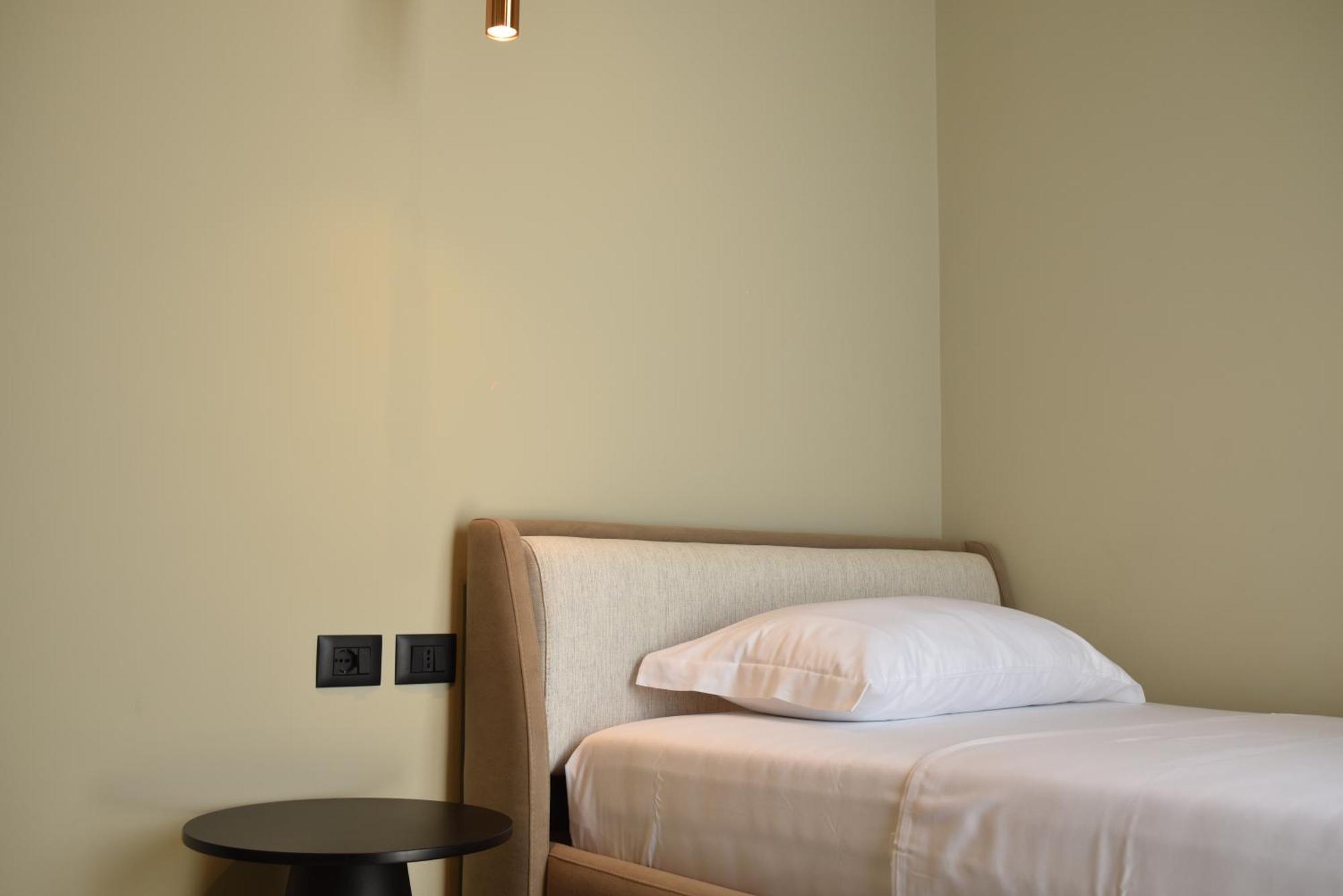 Nuna Hotel Radhimë Rum bild